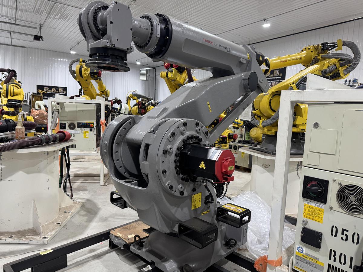 Used Used Fanuc M-900iB/280 6 Axis Industrial Robot With R-30iB Control