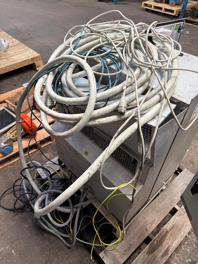 Used ABB IRB 4600-40/2.55 ROBOT 6 AXIS WITH IRC5 CONTROLLER NEW 2022 LIKE NEW