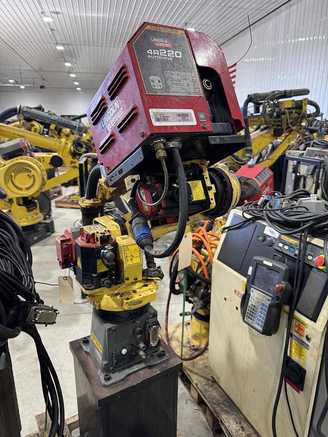 Used FANUC ARC MATE 100iC 6 AXIS MIG WELDING ROBOT WITH R-30iA CONTROL