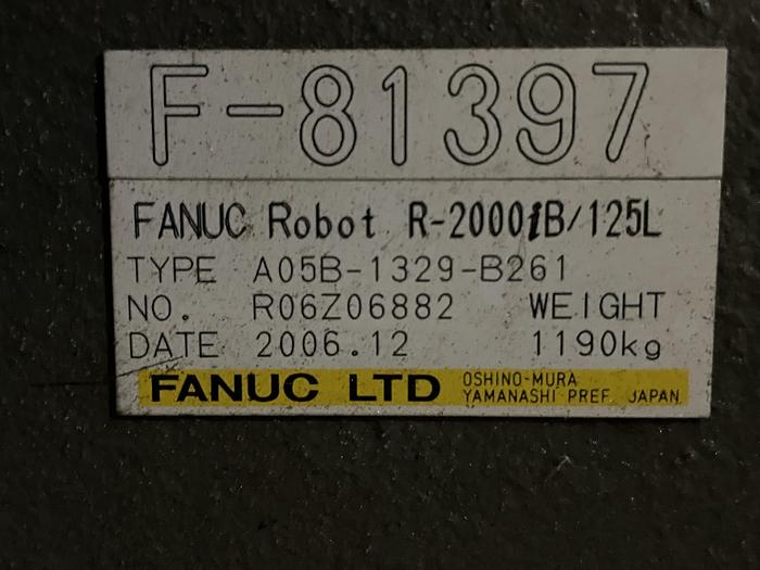 Used FANUC R2000iB/125L WITH RJ3iC (R30iA) CONTROLLER