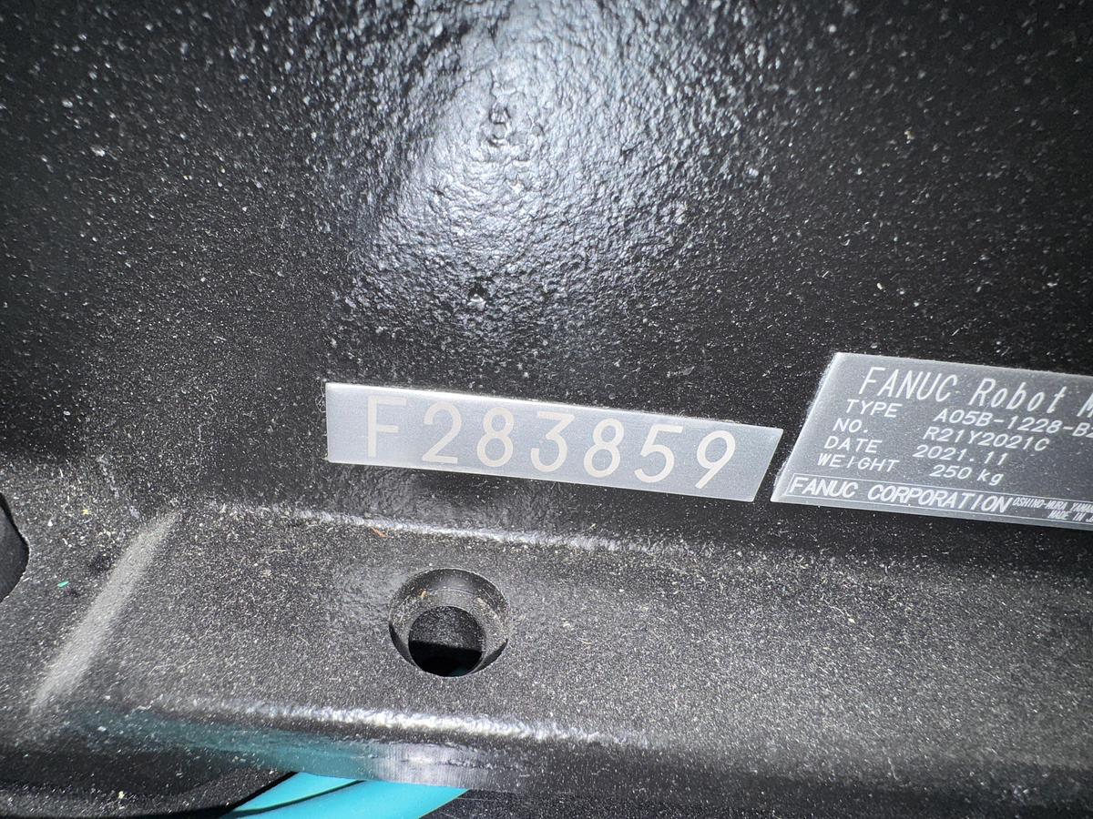 Used FANUC M-20iD/25 ROBOT WITH R-30iB PLUS CONTROLLER, PENDANT, CABLES.  NEVER IN PRODUCTION!