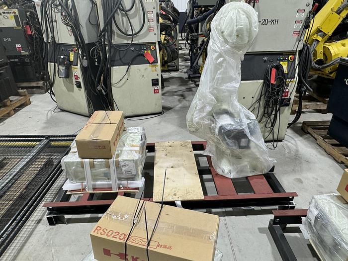 Used KAWASAKI RS020N 6 AXIS ROBOTS NEW NEVER USED WITH E01 CONTROLS & CUBIC S, MULTIPLE UNITS