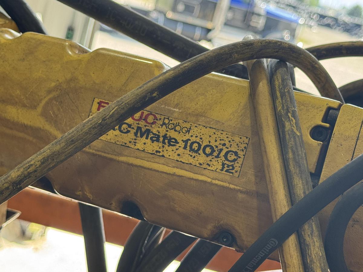 Used GENESIS/FANUC ARCMATE 100iC/12 R-30iB DUAL TRUNNION ARC WELDING CELL 2015