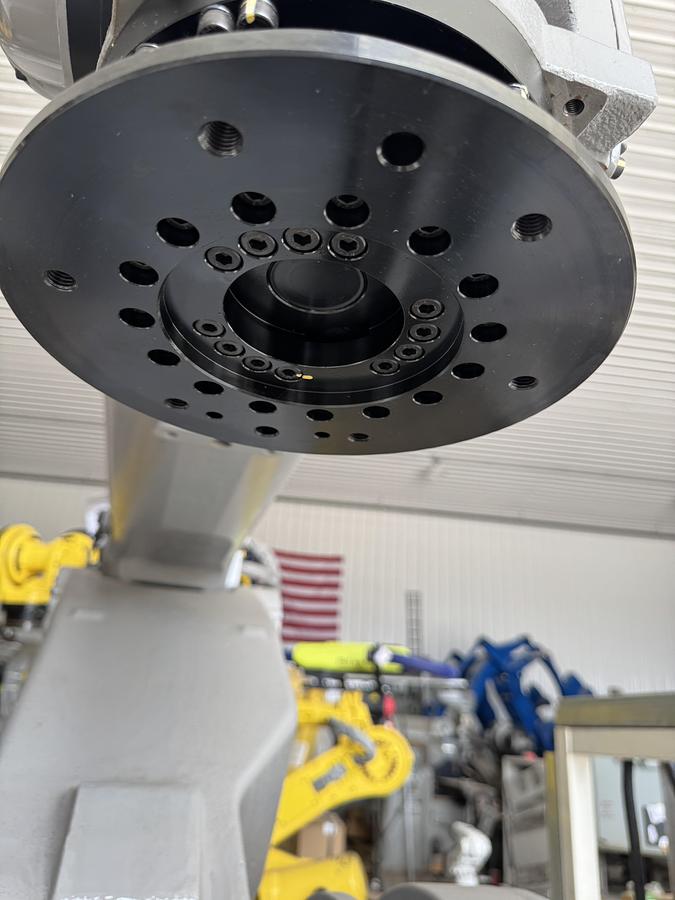 Used Used Fanuc M-900iB/280 6 Axis Industrial Robot With R-30iB Control