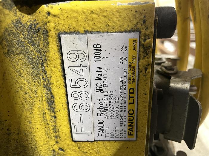 Used FANUC ARCMATE 100iB WITH RJ3iB CONTROLLER