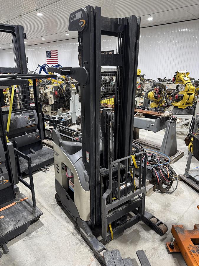 Used CROWN MODEL RR5725-35 NARROW ISLE FORKLIFT STAND UP ELECTRIC