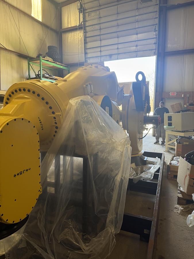 Used FANUC M-2000iA/2300 ROBOT NEW NEVER USED WITH R-30iB PLUS CONTROLLER