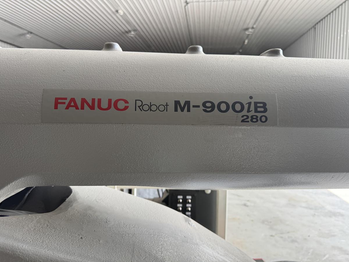 Used Used Fanuc M-900iB/280 6 Axis Industrial Robot With R-30iB Control
