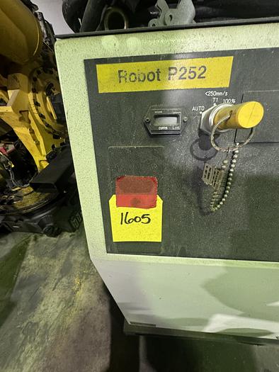 Used FANUC S500i 6 AXIS CNC ROBOT WITH RJ3 CONTROLLER PAYLOAD 15 KG X 2739 MM REACH