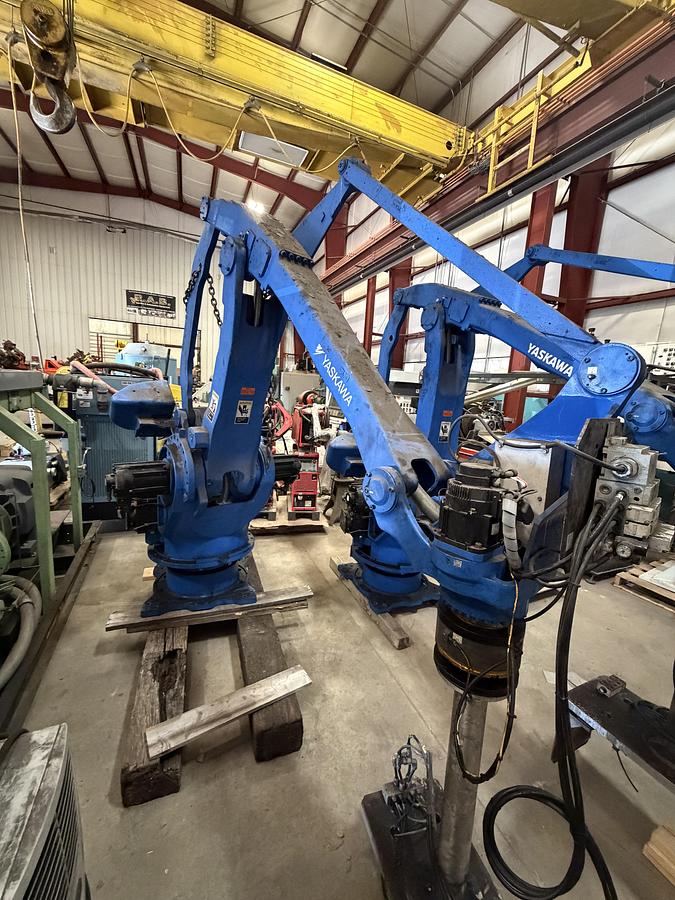 Used YASKAWA MOTOMAN MPL160 4 AXIS PALLETIZING ROBOT WITH DX100 CONTROLLER