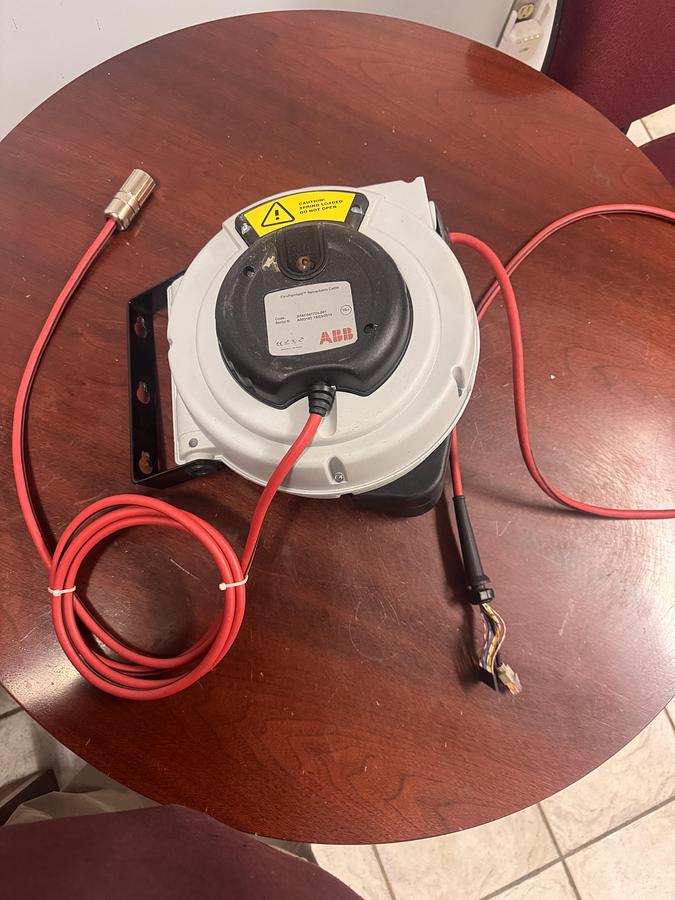 Used ABB FLEXPENDANT RETRACTABLE CABLE 3HAC047724-001 