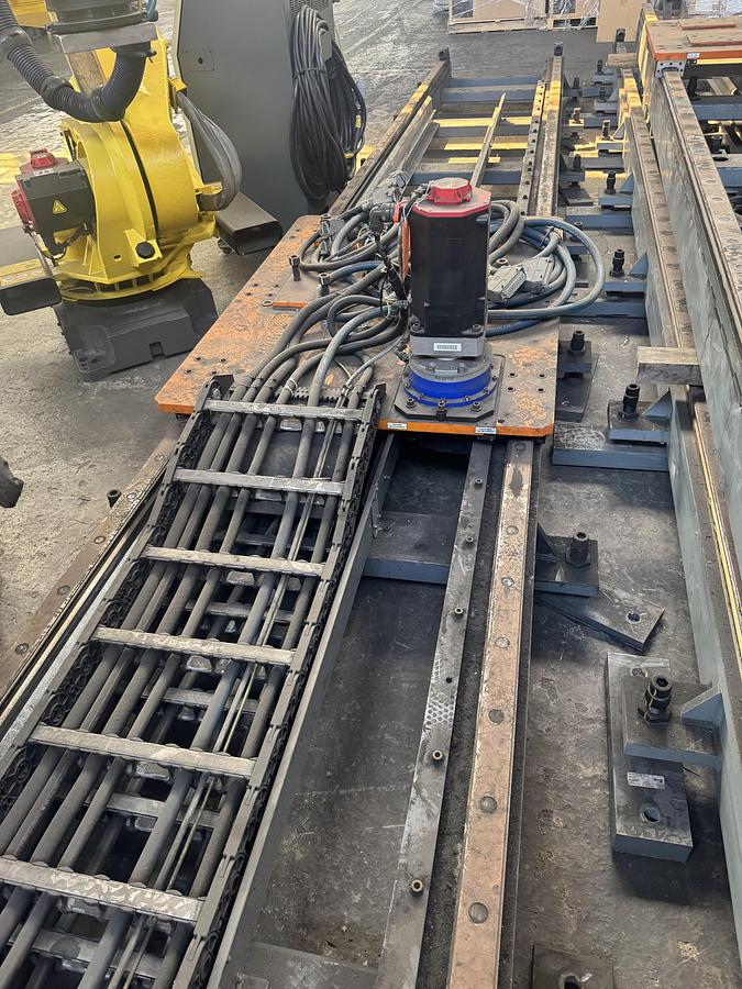 Used FANUC M-900 CAPACITY GEN VI 28' OVERALL LENGTH RTU WITH FLEX CABLES