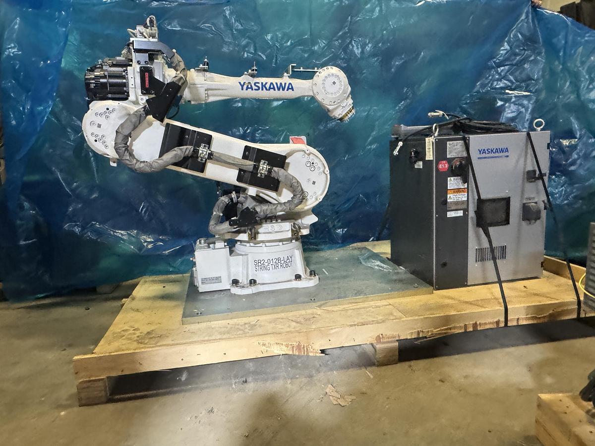 Used Yaskawa Motoman MH50II 6 Axes Payload 50 kg Reach 2,061 mm DX200 Controller