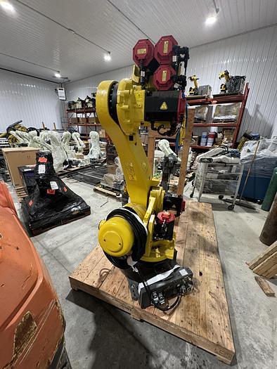Used FANUC R-2000iC/125L 6 AXIS ROBOT WITH R-30iB PLUS CONTROLLER