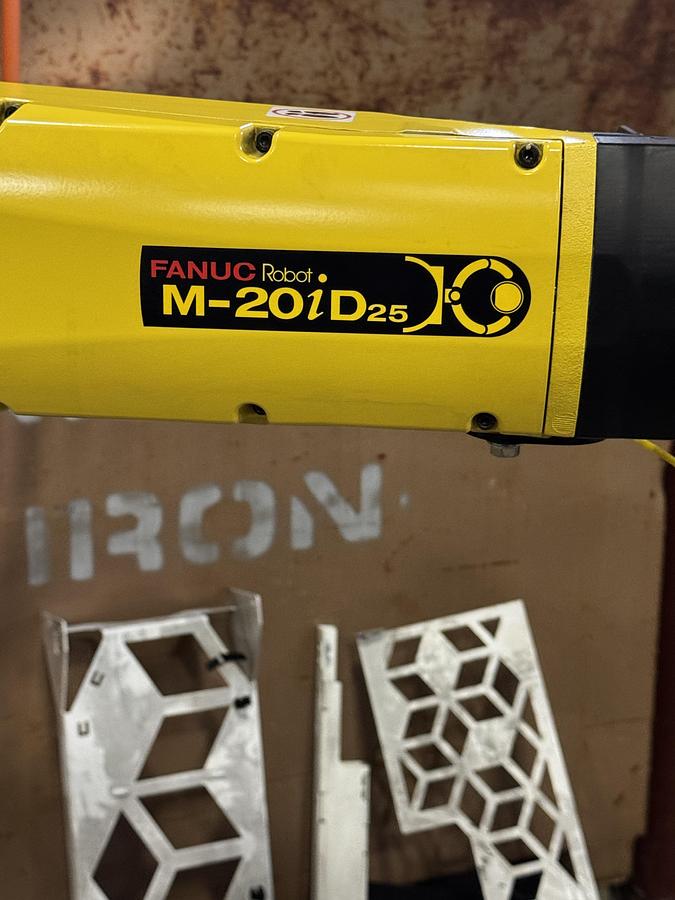 Used FANUC M-20iD/25 ROBOT WITH R-30iB PLUS CONTROLLER, PENDANT, CABLES.  NEVER IN PRODUCTION!