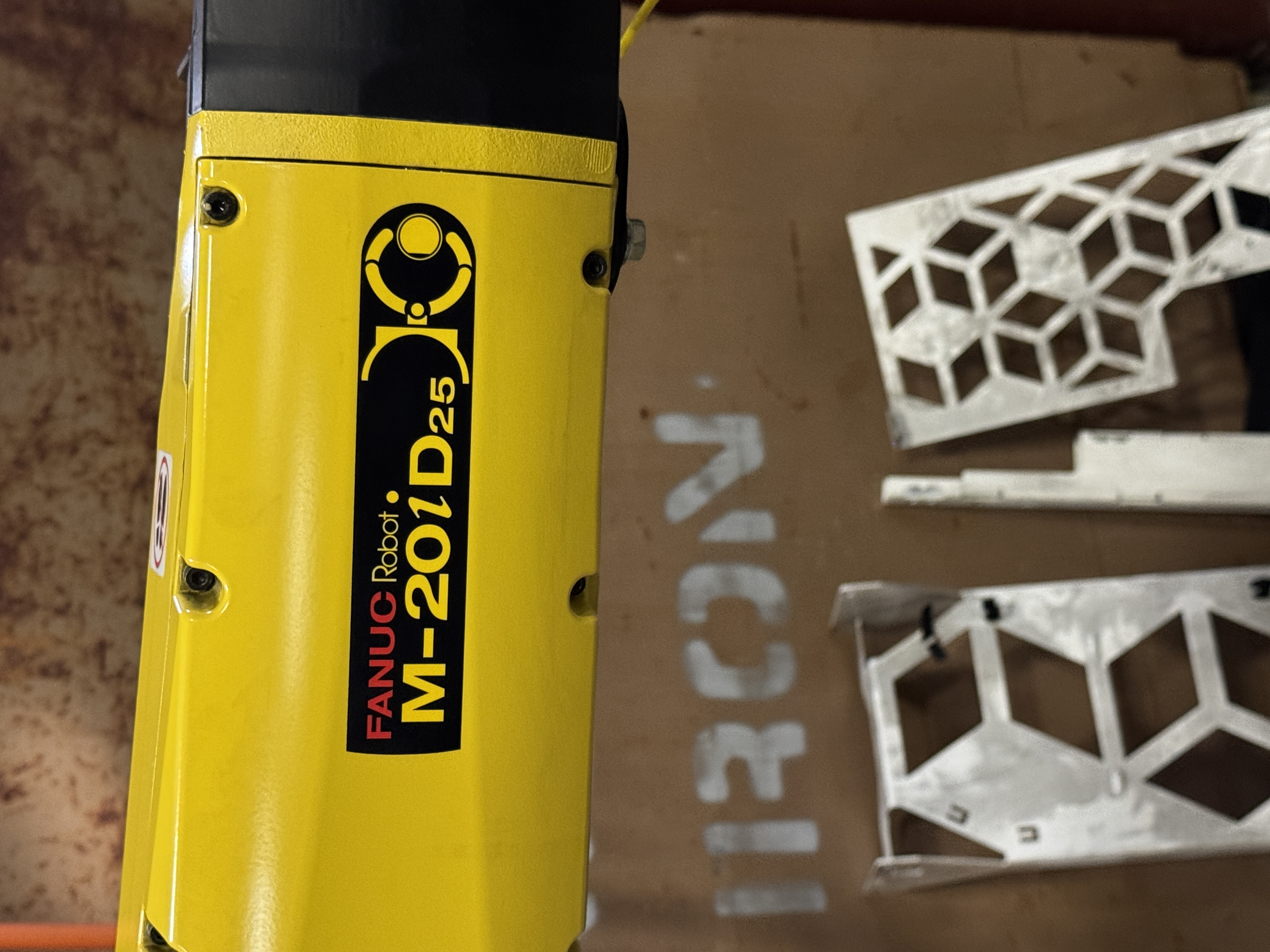 Used FANUC M-20iD/25 ROBOT WITH R-30iB PLUS CONTROLLER, PENDANT, CABLES.  NEVER IN PRODUCTION!