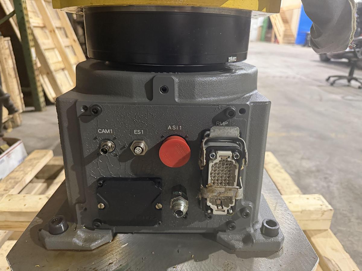 Used Used Fanuc M-20iA 35M 6 Axis Robot With R-30iB Plus Controller