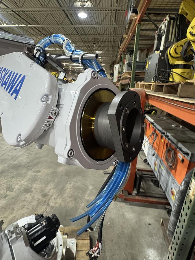 Used YASKAWA MOTOMAN GP25 6 AXIS ROBOT WITH YRC1000 CONTROL