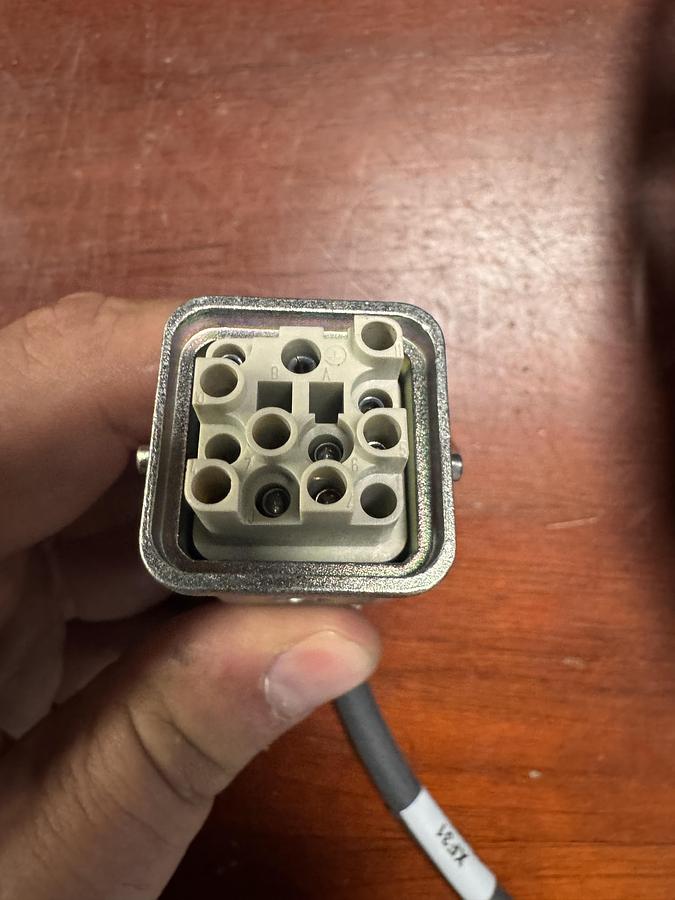 KUKA 00-356-385 ROBOT CABLE. 30 METERS LONG XF21/XF31 