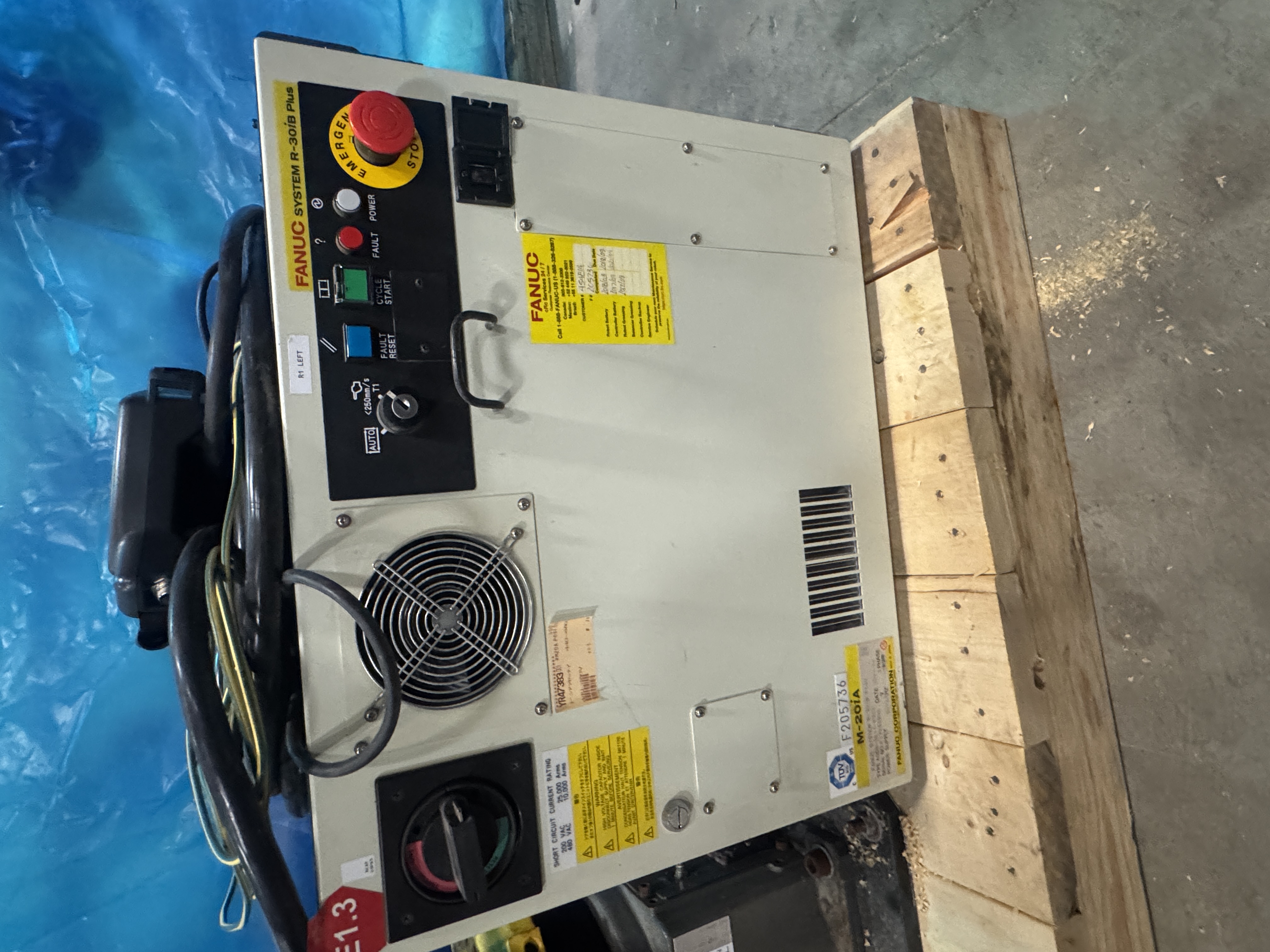 Used Fanuc M-20iA 6 Axis Industrial Robot With Fanuc R-30iB Plus Control
