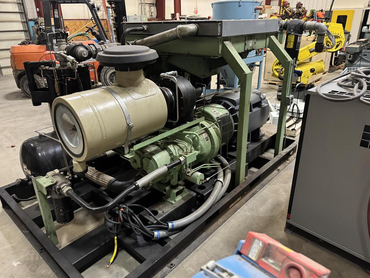 Used SULLAIR V-200S AIR COMPRESSOR 125 PSI 888 CFM CAPACITY