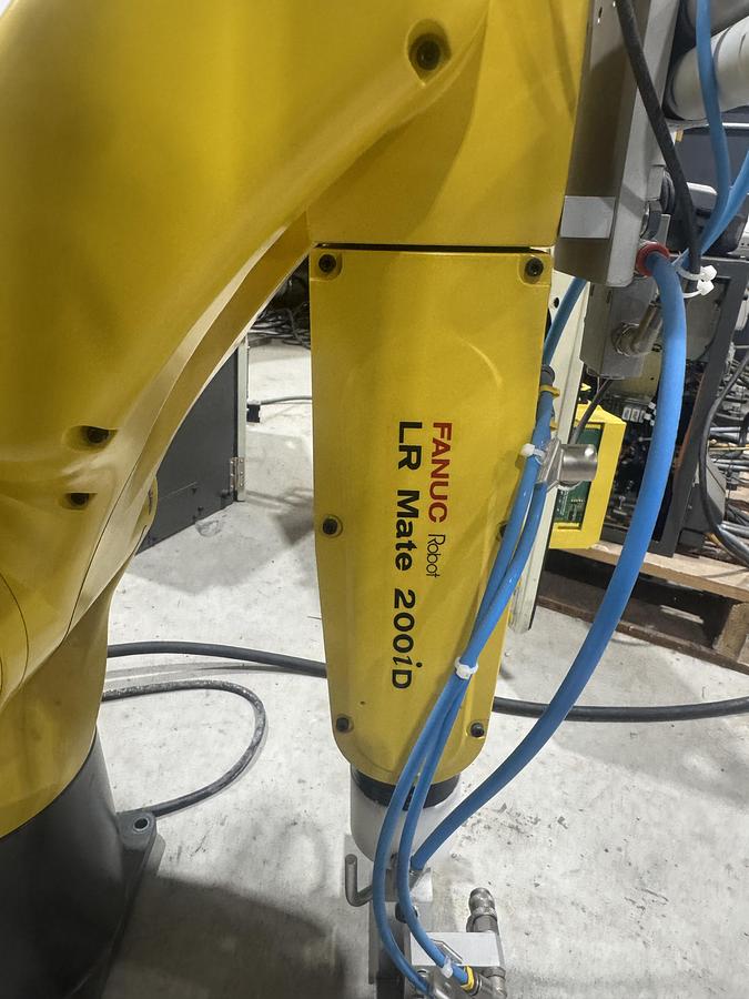 Used FANUC LR MATE 200iD 6AXIS ROBOT WITH R30iB CONTROLLER
