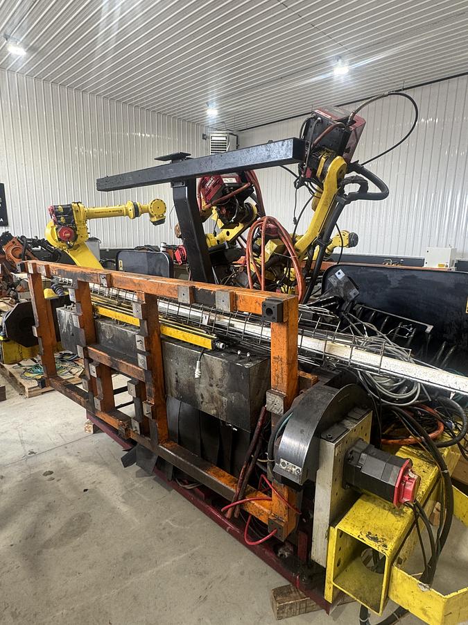 Used 2015 GENESIS/FANUC DUAL ARCMATE 100iC/12 DUAL TRUNNION WELDING CELL 2015