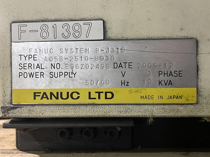 Used FANUC R2000iB/125L WITH RJ3iC (R30iA) CONTROLLER