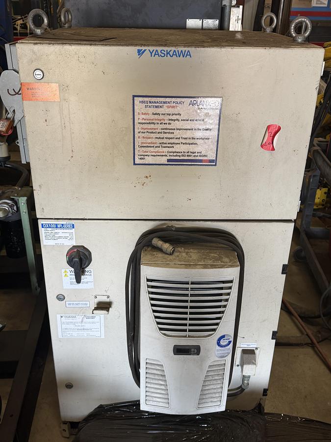 Used YASKAWA MOTOMAN MPL160 4 AXIS PALLETIZING ROBOT WITH DX100 CONTROLLER