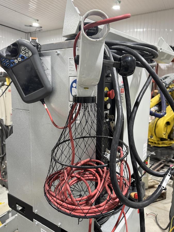 Used ABB IRB 4600-40/2.55 ROBOT 6 AXIS WITH IRC5 CONTROLLER NEW 2023 LIKE NEW