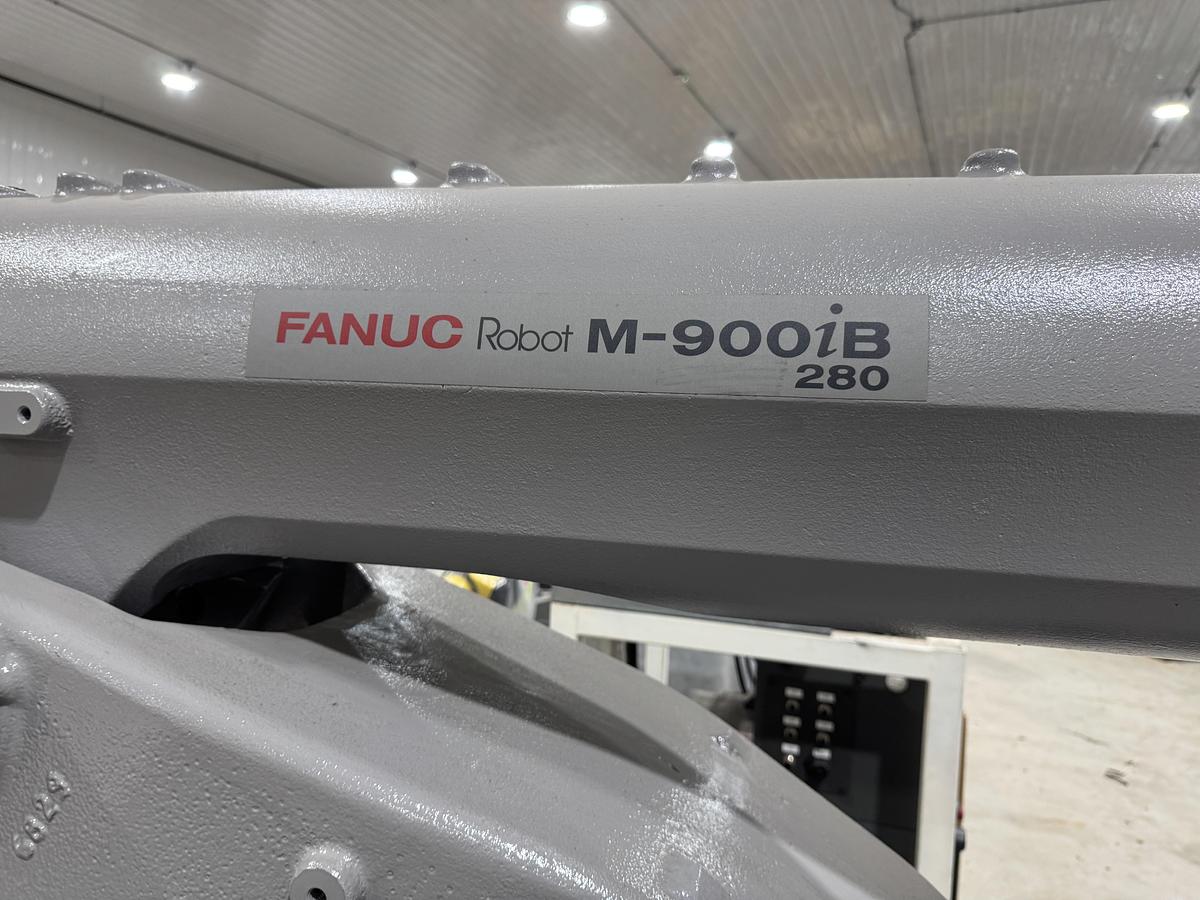 Used Used Fanuc M-900iB/280 6 Axis Industrial Robot With R-30iB Control