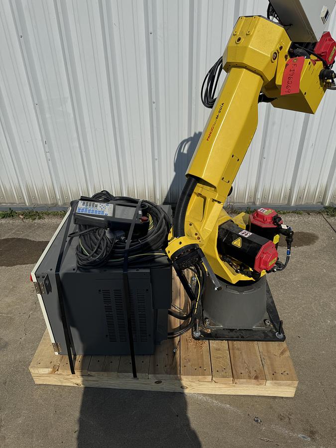 Used Fanuc M-20iA 6 Axis Industrial Robot With Fanuc R-30iB Plus Control