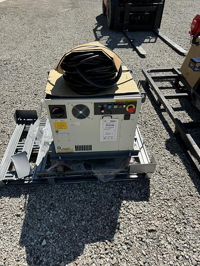 Used FANUC M-410iC/110 4 AXIS PALLETIZING ROBOT WITH R-30iB PLUS CONTROLLER NEVER USED