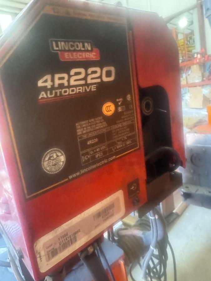 Used FANUC ARC MATE 100iC 6 AXIS MIG WELDING ROBOT WITH R-30iB CONTROL