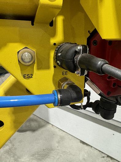 Used FANUC M-20iA/35M 6 AXIS ROBOT WITH R-30iB PLUS CONTROL WITH 4 HOURS USE PAYLOAD 35 KG X 1813 MM REACH