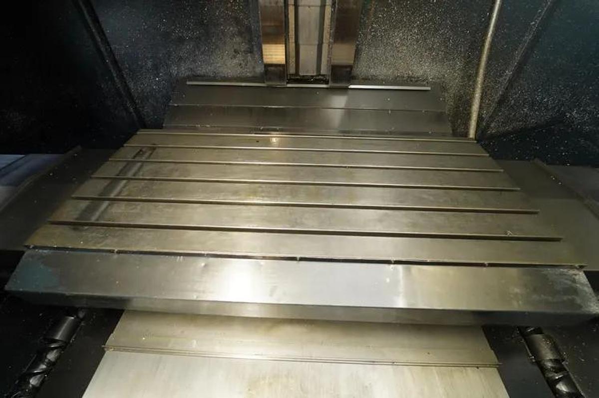 Used JOHNFORD VMC-1600HD 63" X 33" X 28" FANUC 0iMB CONTROL 10,000 RPM 50 TAPER