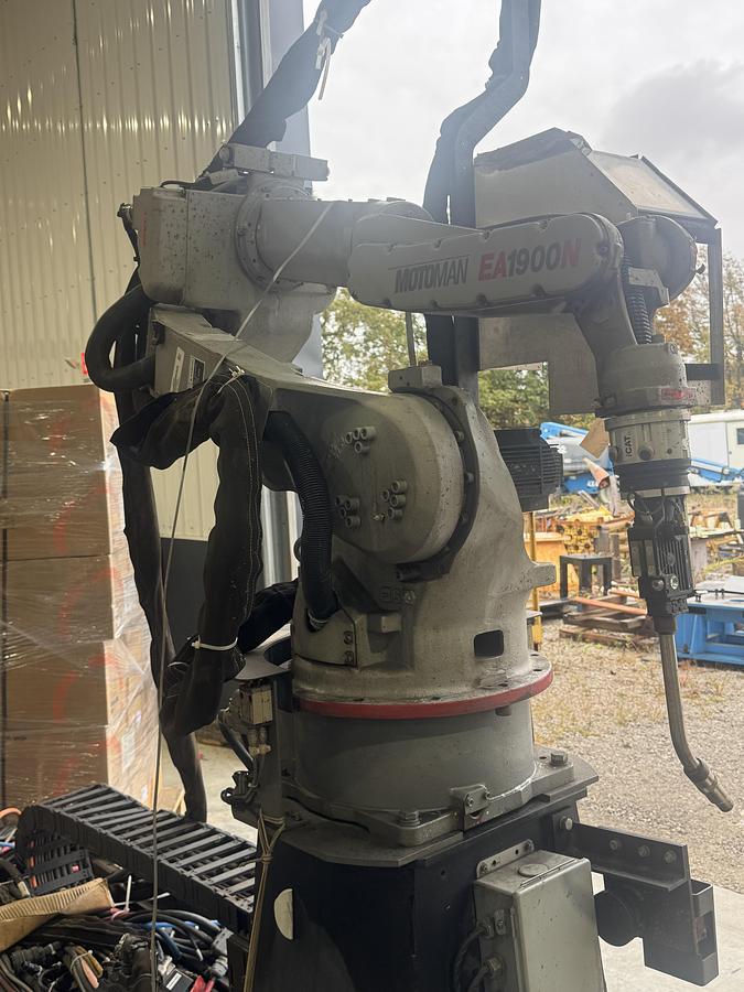 Used MOTOMAN EA1900N MIG WELDING CELL WITH TRUNNION AND 7TH AXIS RTU FOR SALE