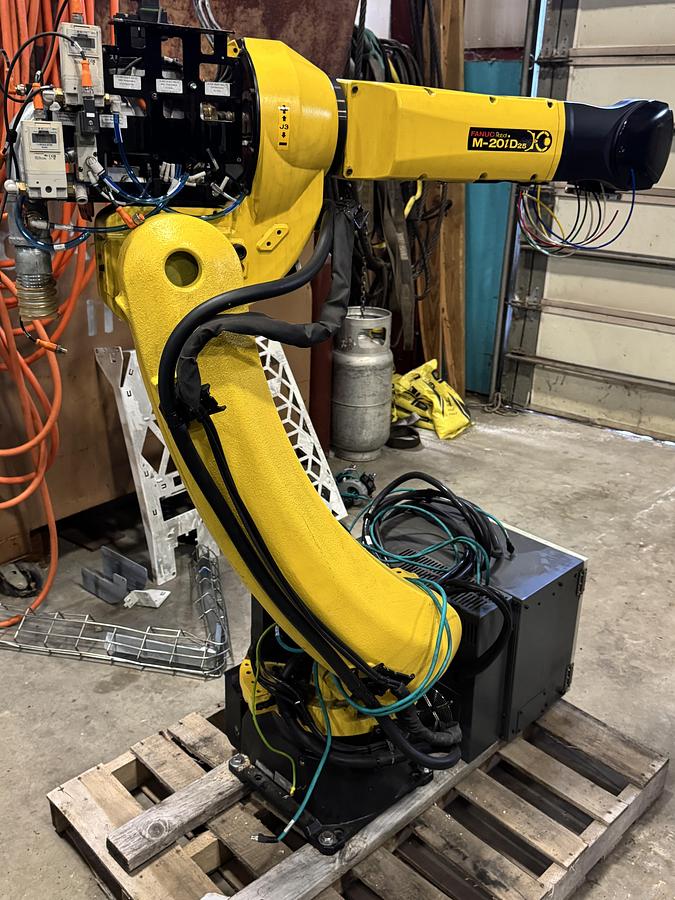 Used FANUC M-20iD/25 ROBOT WITH R-30iB PLUS CONTROLLER, PENDANT, CABLES.  NEVER IN PRODUCTION!