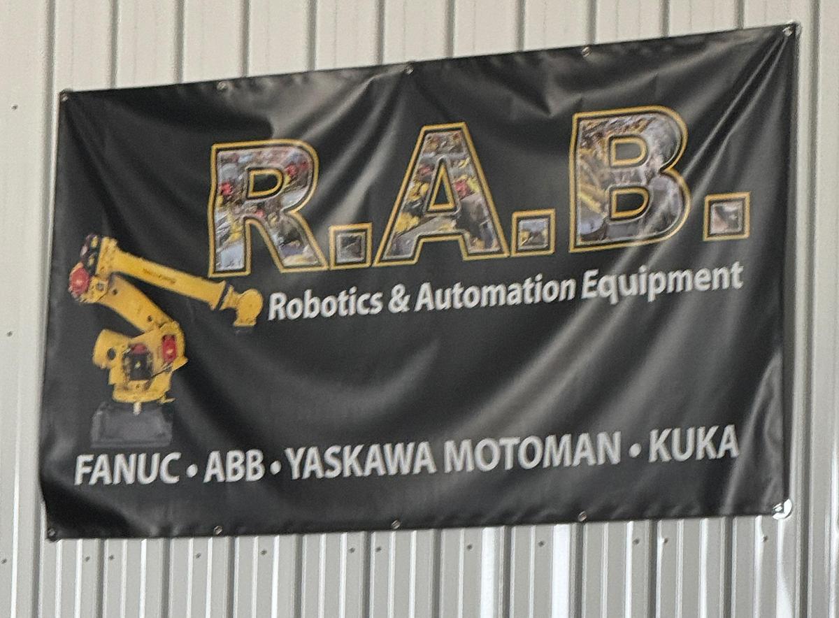 Used Used Fanuc M-900iB/280 6 Axis Industrial Robot With R-30iB Control