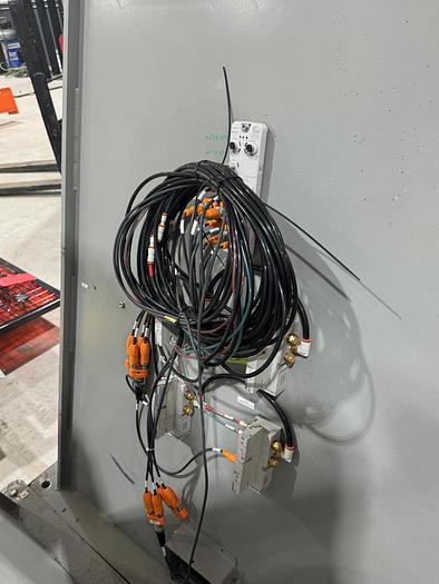 Used FANUC ARC MATE 120iD/12L, DUAL ARM, NEVER USED, R30iB PLUS, LINCOLN R450 WELDING POWER SUPPLY, TILT TURN POSITIONER