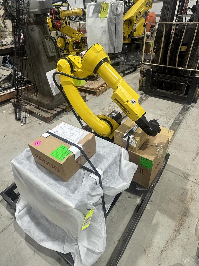 NEVER USED FANUC ARCMATE 100iD/10L, R-30iB PLUS CONTROLLER, PENDANT, AND CABLES