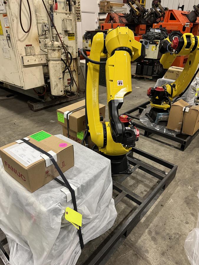 FANUC ARCMATE 120iD 6 AXIS ROBOT WITH R-30iB PLUS CONTROLLER, NEVER IN PRODUCTION, LIKE NEW