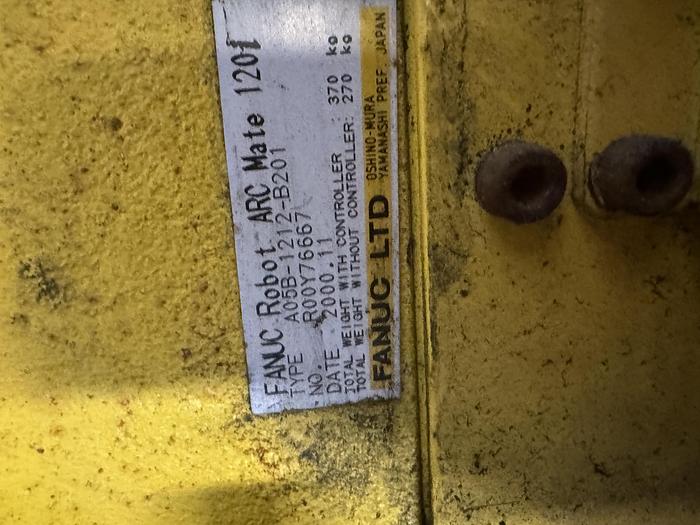 Used FANUC ARCMATE 120i 6 AXIS MIG WELDING ROBOT WITH LINCOLN WIRE FEEDER AND GUN