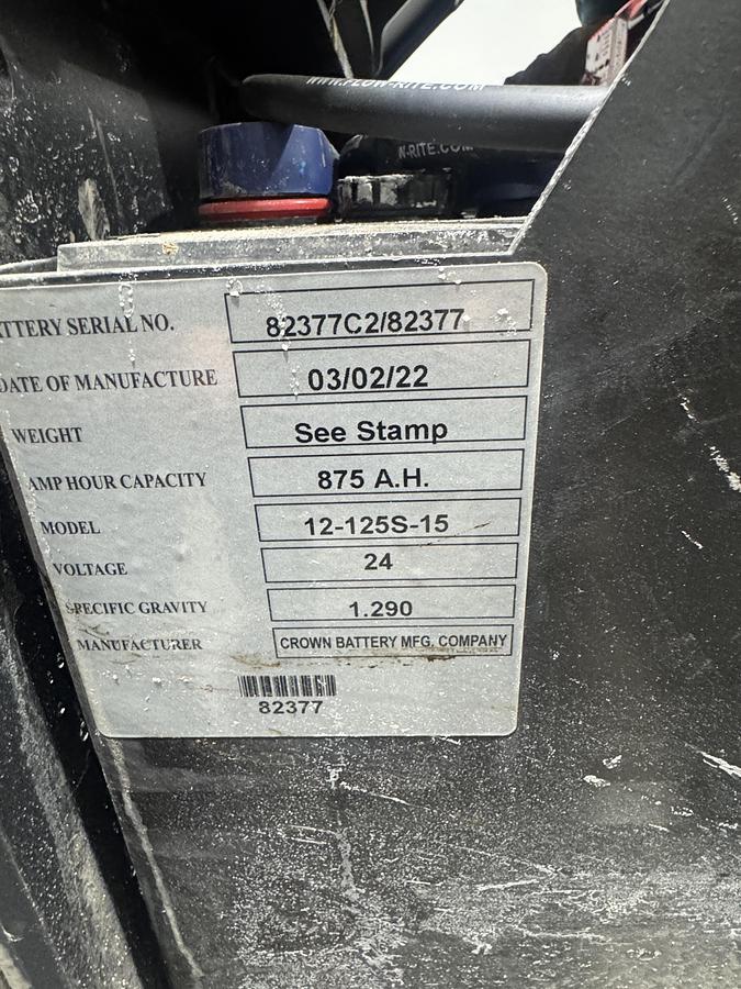 Used CROWN MODEL SP35020-30 ORDER PICKER NARROW ISLE ELECTRIC FORK LIFT