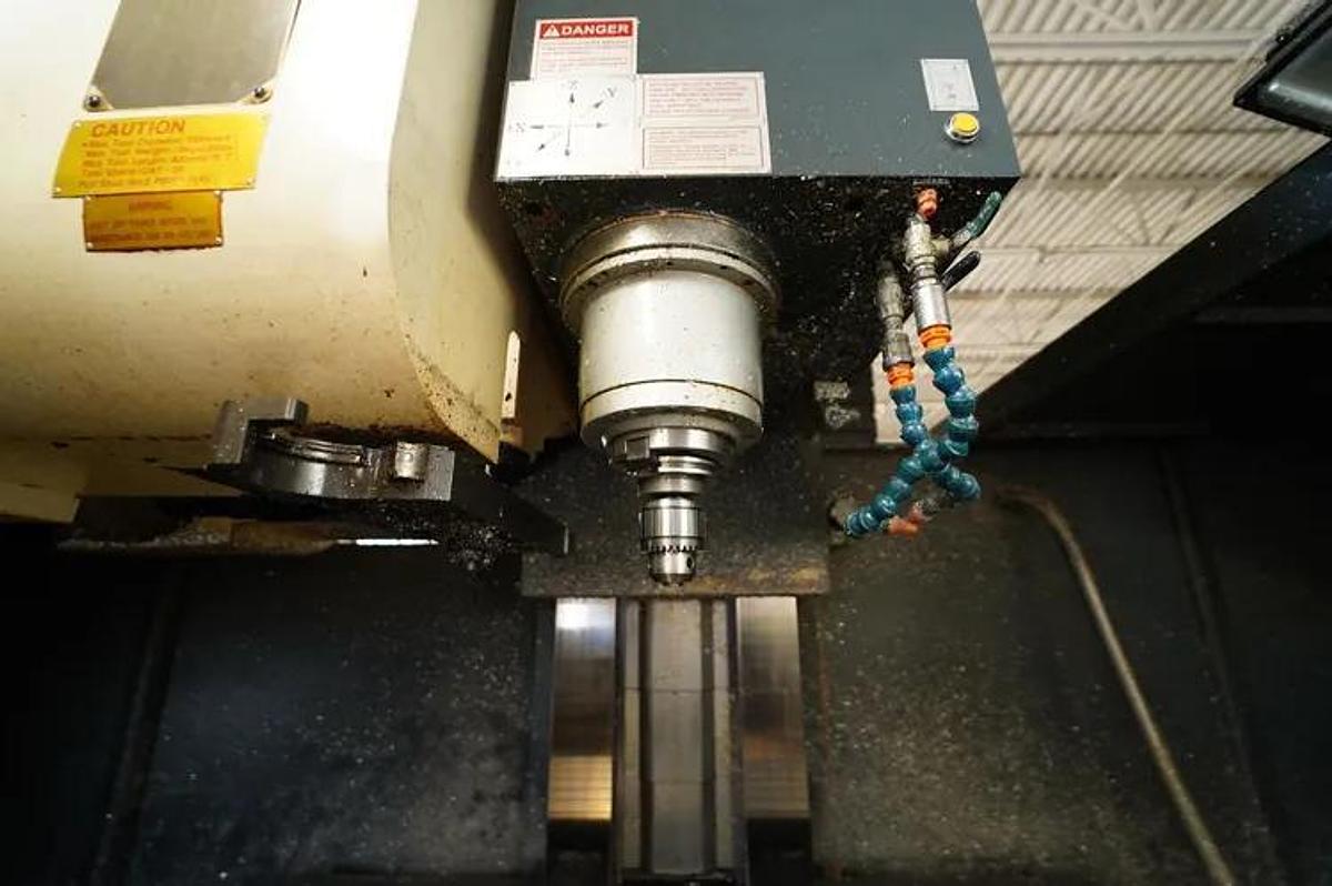 Used JOHNFORD VMC-1600HD 63" X 33" X 28" FANUC 0iMB CONTROL 10,000 RPM 50 TAPER