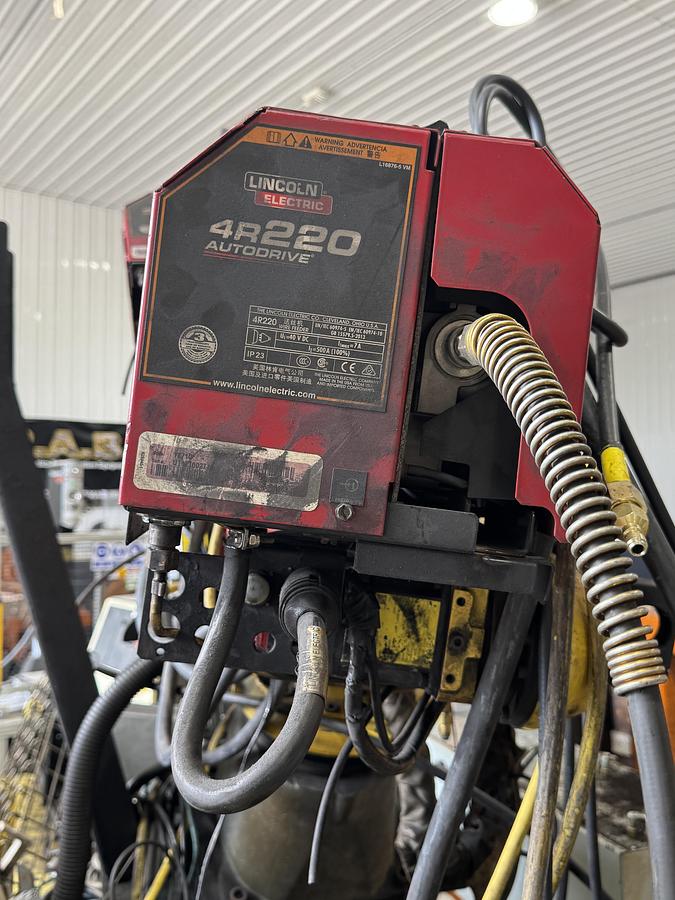 Used GENESIS/FANUC ARCMATE 100iC/12 R-30iB DUAL TRUNNION ARC WELDING CELL 2015