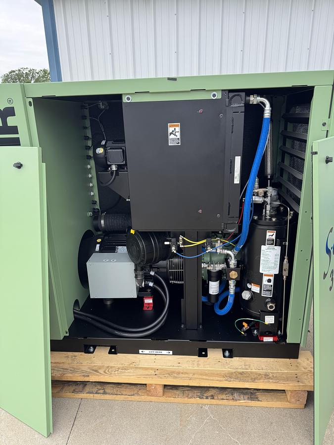 SULLAIR 50 HP AIR COMPRESSOR S-ENERGY 3700 NEW 2023 NEVER USED