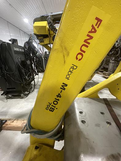 Used 2022 FANUC M-410iB/700 PALLETIZING ROBOT WITH R-30iB PLUS CONTROLLER MINT!