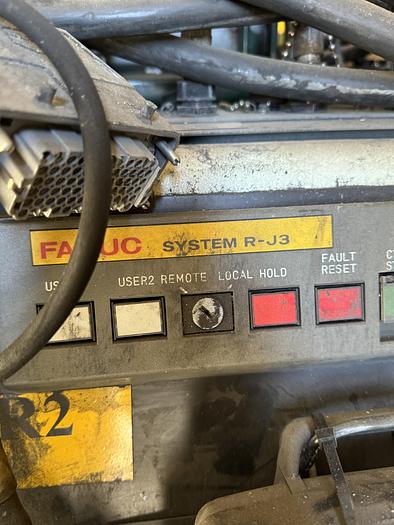 Used FANUC ARCMATE 120i 6 AXIS MIG WELDING ROBOT WITH LINCOLN WIRE FEEDER AND GUN