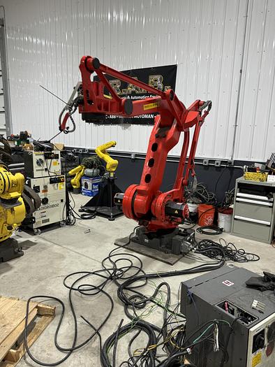 Used FANUC M410iC/185 PALLETIZING ROBOT WITH R-30iB 185 KG X 3143 MM REACH FOR SALE